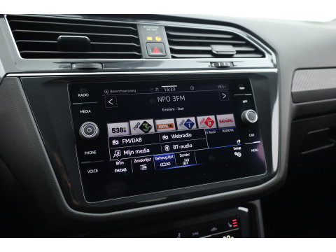 Volkswagen Tiguan Allspace 1.5 TSI R-Line 7p. DSG | Rijklaar! | Dig. Cockpit | Adapt. Cruise | Trekhaak | Keyless | Camera | Stoel- stuurverw. |