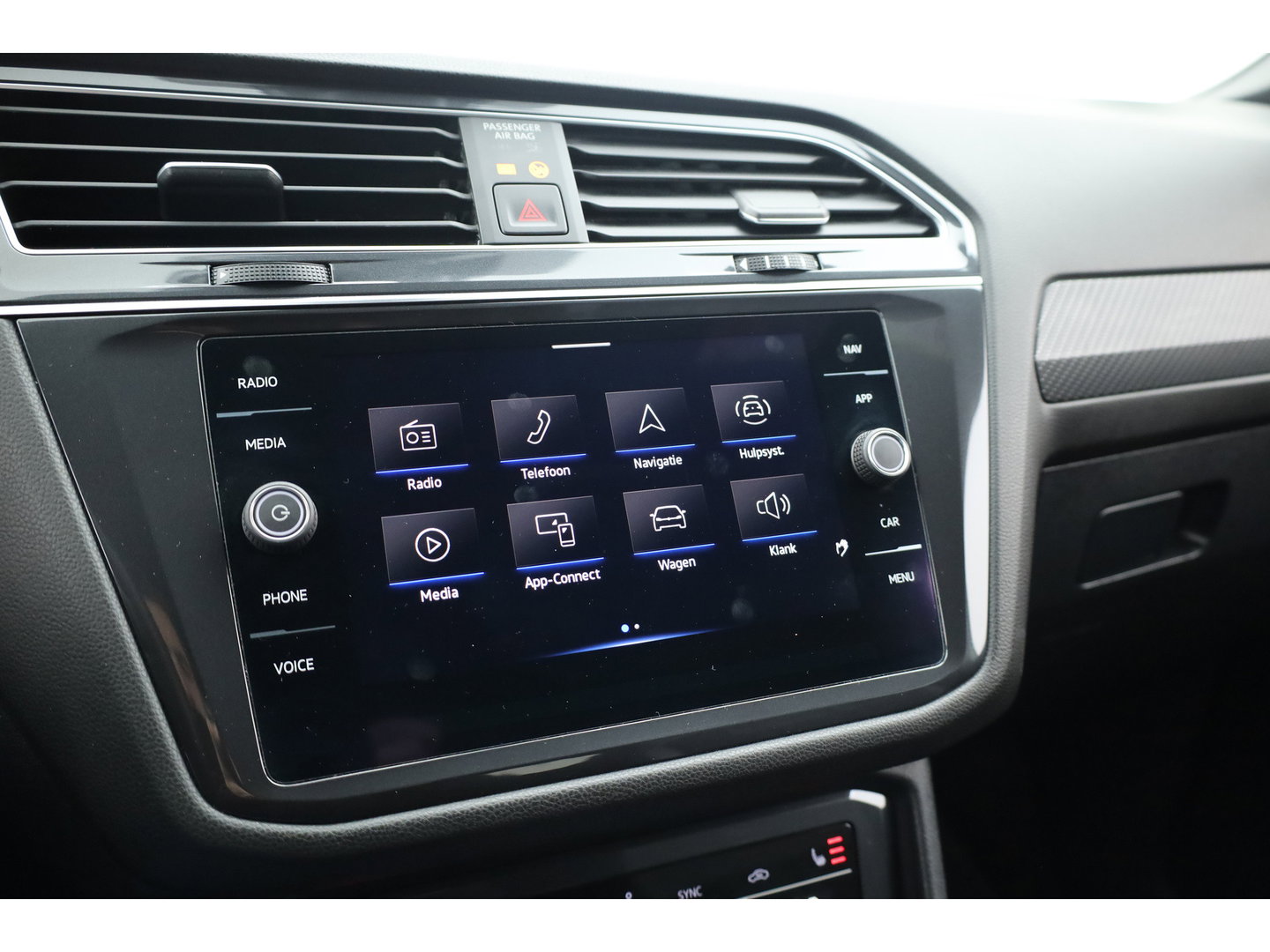 Volkswagen Tiguan Allspace 1.5 TSI R-Line 7p. DSG | Rijklaar! | Dig. Cockpit | Adapt. Cruise | Trekhaak | Keyless | Camera | Stoel- stuurverw. |