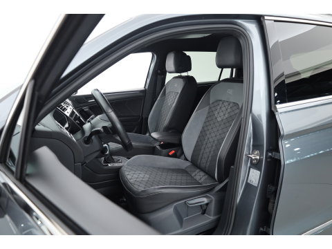 Volkswagen Tiguan Allspace 1.5 TSI R-Line 7p. DSG | Rijklaar! | Dig. Cockpit | Adapt. Cruise | Trekhaak | Keyless | Camera | Stoel- stuurverw. |