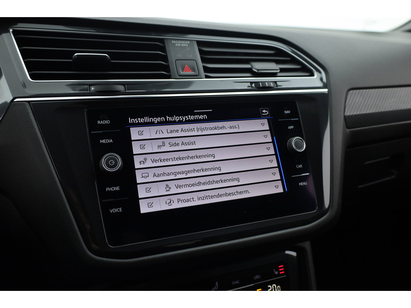 Volkswagen Tiguan Allspace 1.5 TSI R-Line 7p. DSG | Rijklaar! | Dig. Cockpit | Adapt. Cruise | Trekhaak | Keyless | Camera | Stoel- stuurverw. |