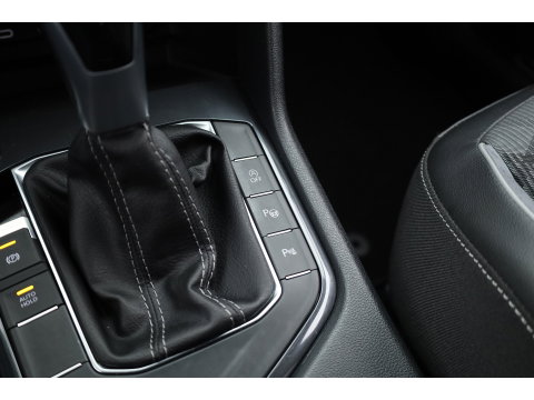 Volkswagen Tiguan Allspace 1.5 TSI R-Line 7p. DSG | Rijklaar! | Dig. Cockpit | Adapt. Cruise | Trekhaak | Keyless | Camera | Stoel- stuurverw. |