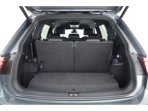 Volkswagen Tiguan Allspace 1.5 TSI R-Line 7p. DSG | Rijklaar! | Dig. Cockpit | Adapt. Cruise | Trekhaak | Keyless | Camera | Stoel- stuurverw. |