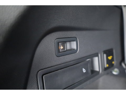 Volkswagen Tiguan Allspace 1.5 TSI R-Line 7p. DSG | Rijklaar! | Dig. Cockpit | Adapt. Cruise | Trekhaak | Keyless | Camera | Stoel- stuurverw. |
