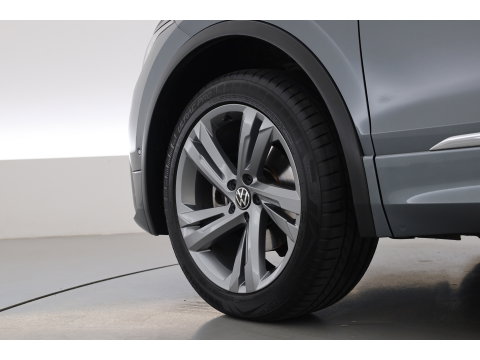 Volkswagen Tiguan Allspace 1.5 TSI R-Line 7p. DSG | Rijklaar! | Dig. Cockpit | Adapt. Cruise | Trekhaak | Keyless | Camera | Stoel- stuurverw. |