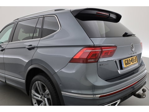 Volkswagen Tiguan Allspace 1.5 TSI R-Line 7p. DSG | Rijklaar! | Dig. Cockpit | Adapt. Cruise | Trekhaak | Keyless | Camera | Stoel- stuurverw. |
