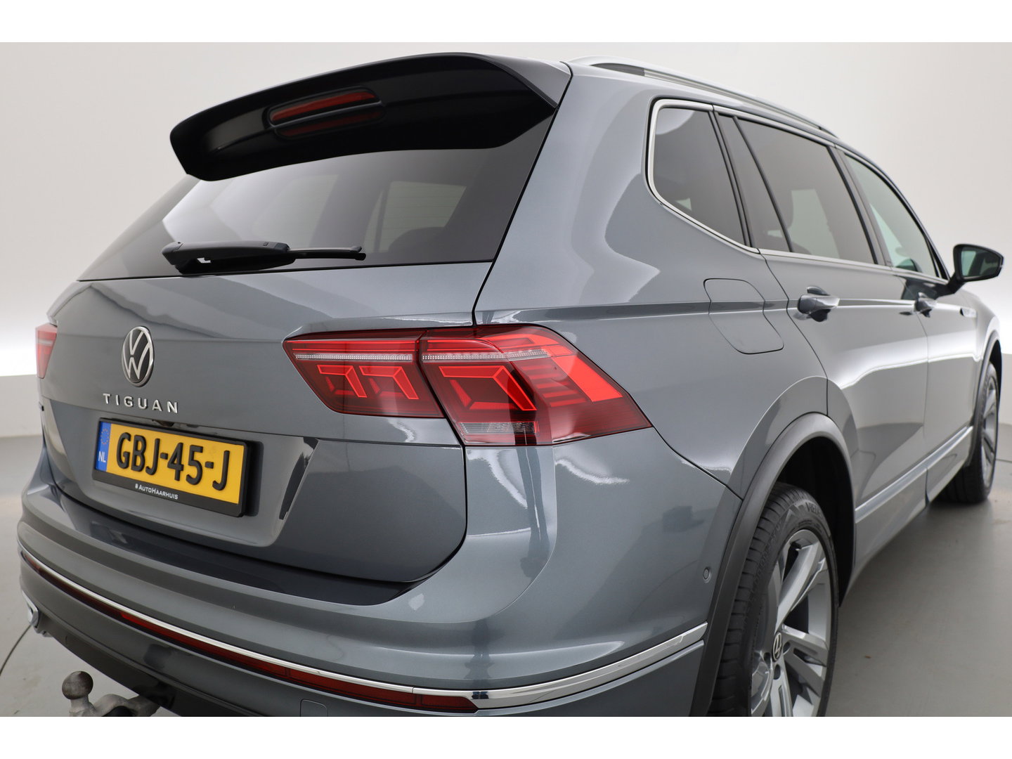 Volkswagen Tiguan Allspace 1.5 TSI R-Line 7p. DSG | Rijklaar! | Dig. Cockpit | Adapt. Cruise | Trekhaak | Keyless | Camera | Stoel- stuurverw. |