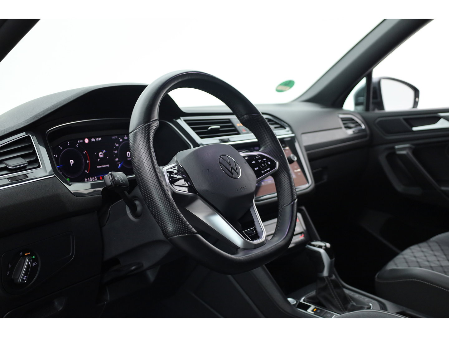 Volkswagen Tiguan Allspace 1.5 TSI R-Line 7p. DSG | Rijklaar! | Dig. Cockpit | Adapt. Cruise | Trekhaak | Keyless | Camera | Stoel- stuurverw. |