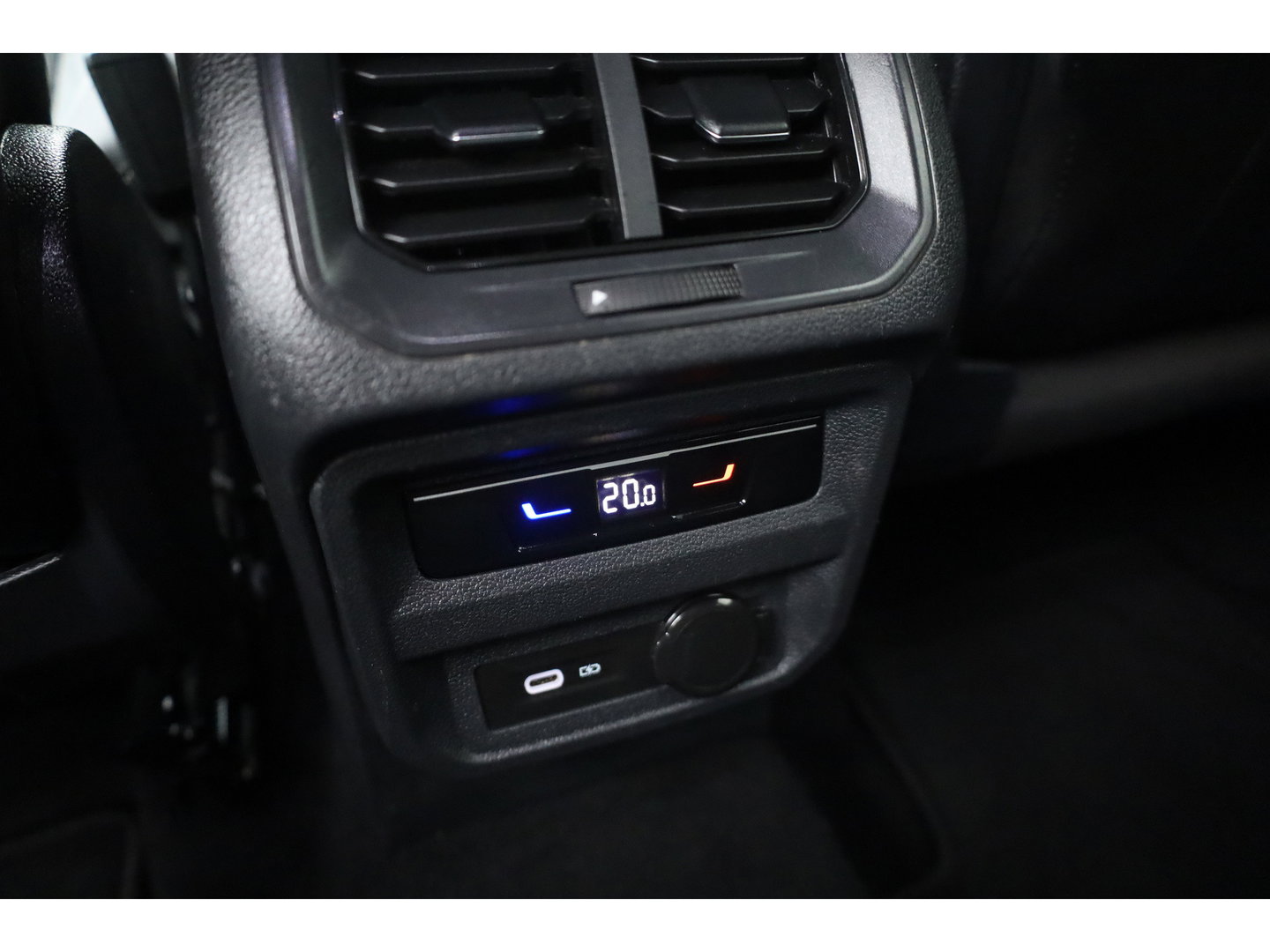 Volkswagen Tiguan Allspace 1.5 TSI R-Line 7p. DSG | Rijklaar! | Dig. Cockpit | Adapt. Cruise | Trekhaak | Keyless | Camera | Stoel- stuurverw. |
