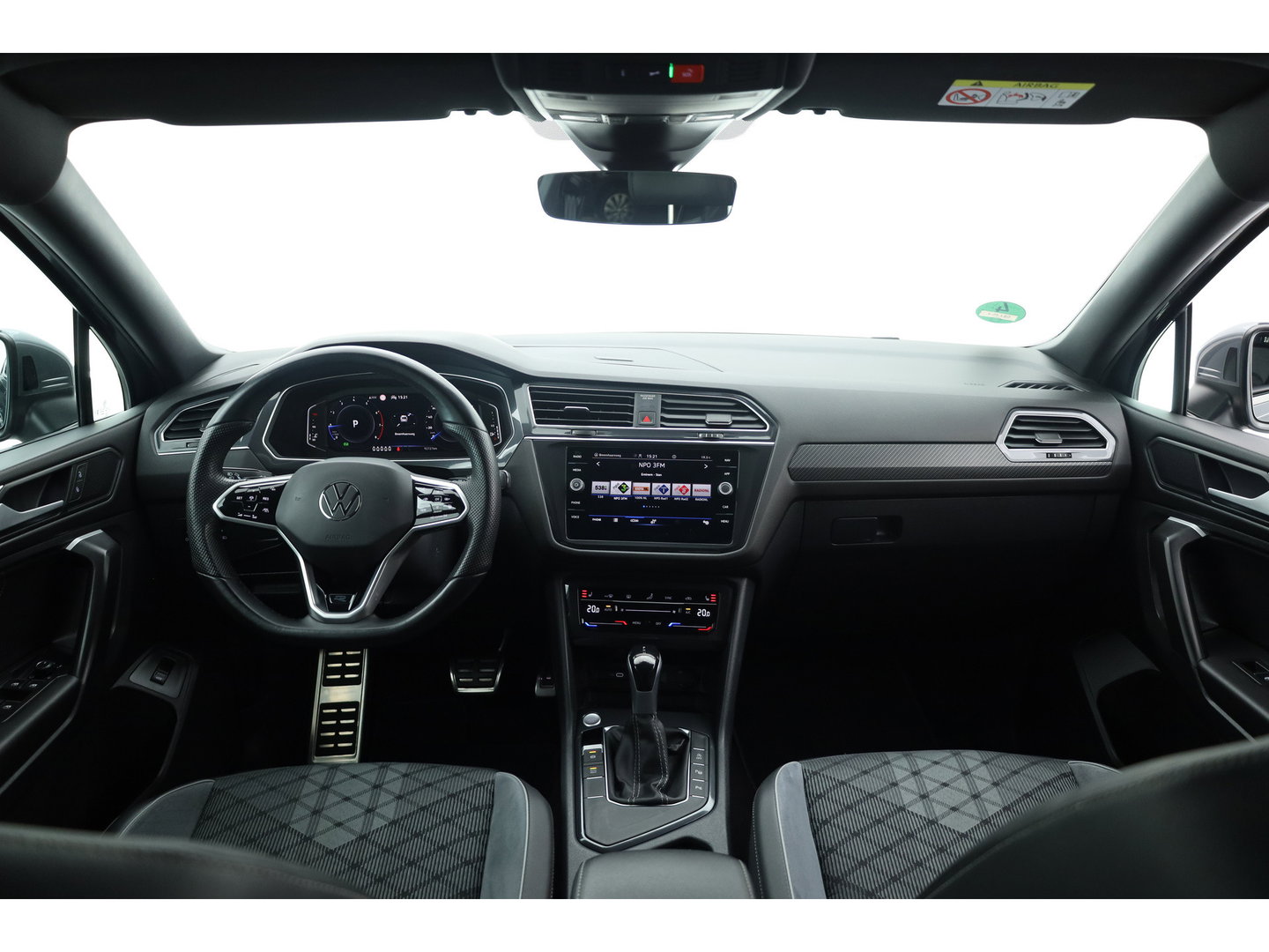 Volkswagen Tiguan Allspace 1.5 TSI R-Line 7p. DSG | Rijklaar! | Dig. Cockpit | Adapt. Cruise | Trekhaak | Keyless | Camera | Stoel- stuurverw. |