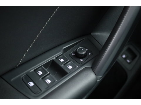 Volkswagen Tiguan 1.4 TSI eHybrid R-Line Black Style | SOH 91% | IQ. Light | 360cam | Elek. Trekhaak | NAV + CarPlay | Stoel- Stuurverw. |
