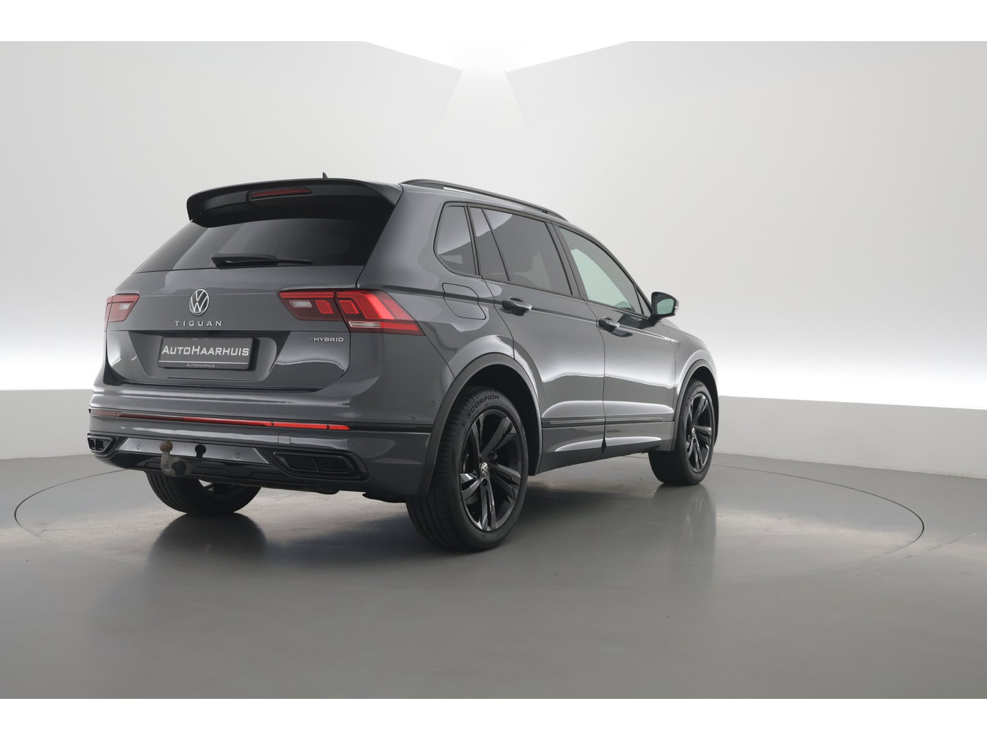 Volkswagen Tiguan 1.4 TSI eHybrid R-Line Black Style | SOH 91% | IQ. Light | 360cam | Elek. Trekhaak | NAV + CarPlay | Stoel- Stuurverw. |