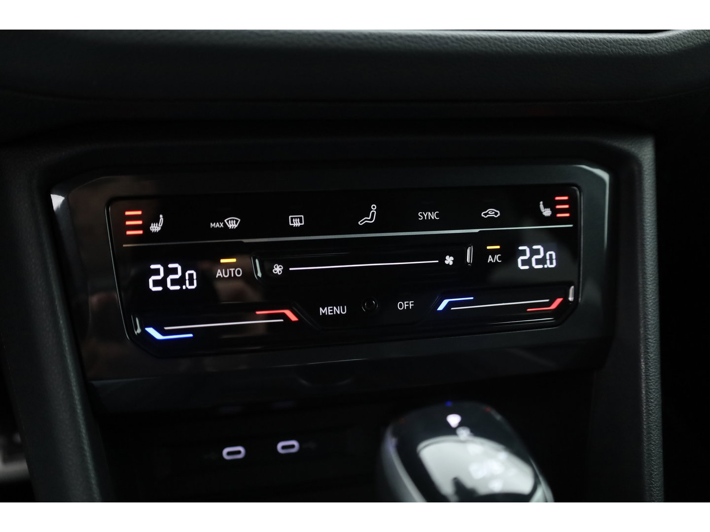 Volkswagen Tiguan 1.4 TSI eHybrid R-Line Black Style | SOH 91% | IQ. Light | 360cam | Elek. Trekhaak | NAV + CarPlay | Stoel- Stuurverw. |