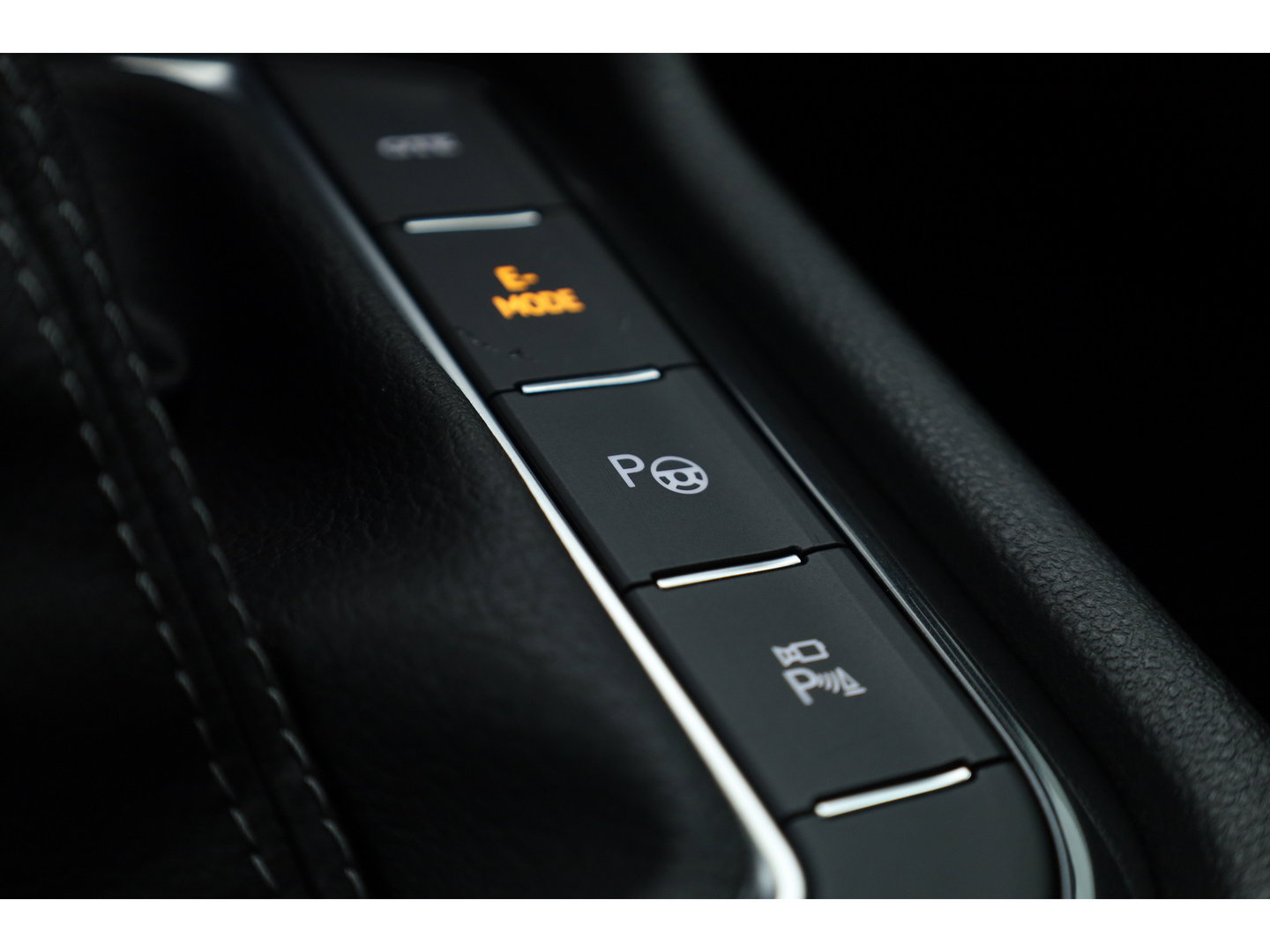 Volkswagen Tiguan 1.4 TSI eHybrid R-Line Black Style | SOH 91% | IQ. Light | 360cam | Elek. Trekhaak | NAV + CarPlay | Stoel- Stuurverw. |