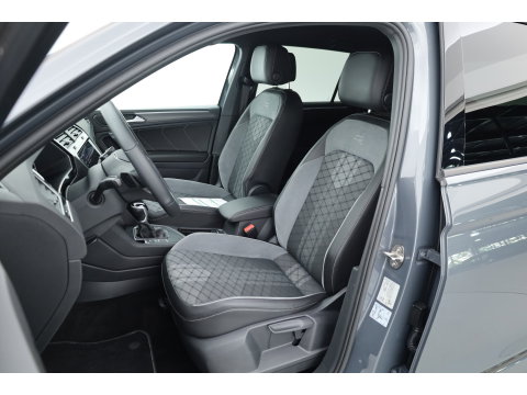Volkswagen Tiguan 1.4 TSI eHybrid R-Line Black Style | SOH 91% | IQ. Light | 360cam | Elek. Trekhaak | NAV + CarPlay | Stoel- Stuurverw. |