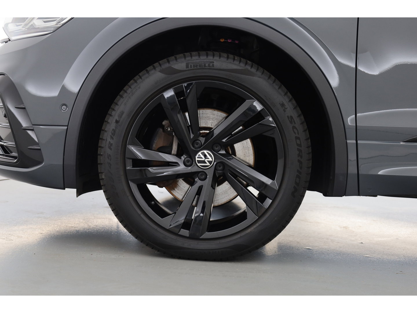 Volkswagen Tiguan 1.4 TSI eHybrid R-Line Black Style | SOH 91% | IQ. Light | 360cam | Elek. Trekhaak | NAV + CarPlay | Stoel- Stuurverw. |