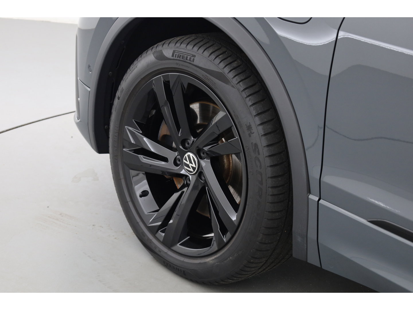 Volkswagen Tiguan 1.4 TSI eHybrid R-Line Black Style | SOH 91% | IQ. Light | 360cam | Elek. Trekhaak | NAV + CarPlay | Stoel- Stuurverw. |