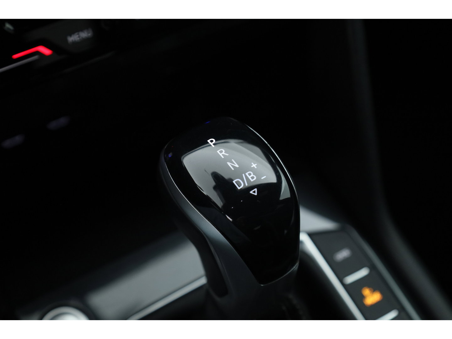 Volkswagen Tiguan 1.4 TSI eHybrid R-Line Black Style | SOH 91% | IQ. Light | 360cam | Elek. Trekhaak | NAV + CarPlay | Stoel- Stuurverw. |