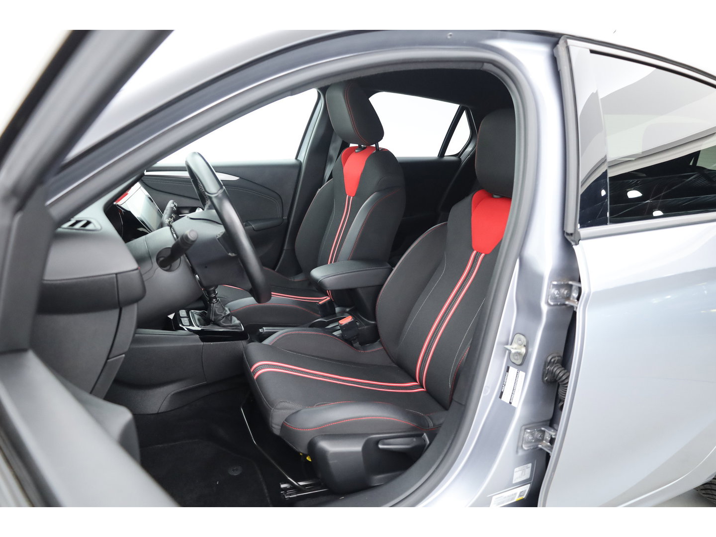 Opel Corsa 1.2 GS Line | Rijklaar! | Navi | Apple CarPlay | Stoelverw. | Camera | Clima | Cruise Ctrl.