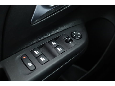 Opel Corsa 1.2 GS Line | Rijklaar! | Navi | Apple CarPlay | Stoelverw. | Camera | Clima | Cruise Ctrl.