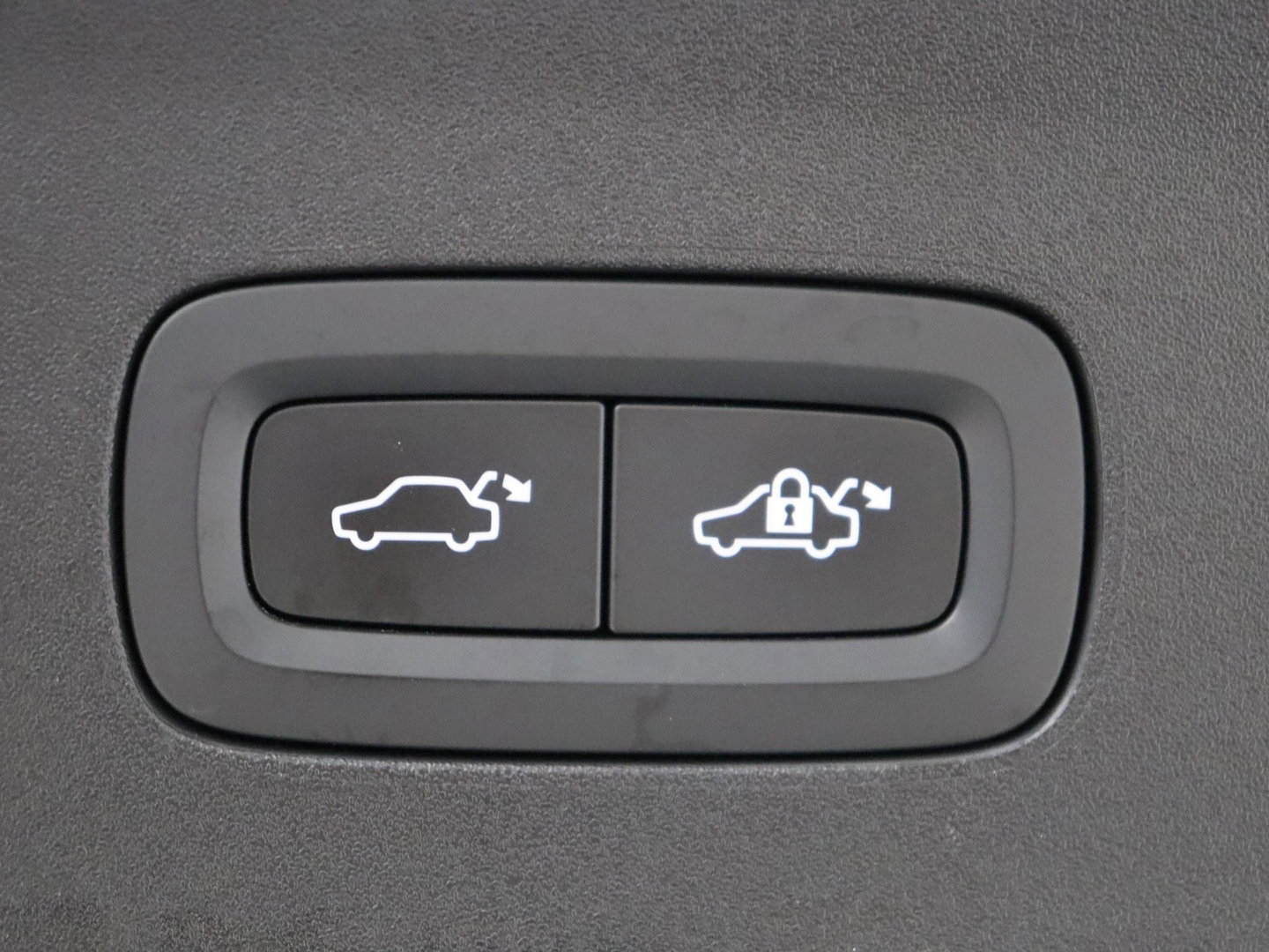Polestar 2 | SOH 94,9% | Cruise control | Lane assist | Stoelverwarming | Memory | Carplay | Camera | Park assist | Climate control