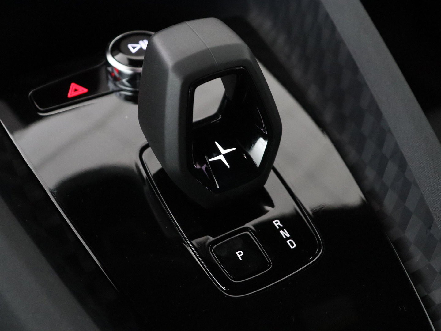 Polestar 2 | SOH 94,9% | Cruise control | Lane assist | Stoelverwarming | Memory | Carplay | Camera | Park assist | Climate control