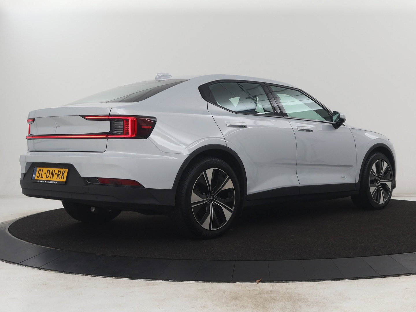 Polestar 2 | SOH 94,9% | Cruise control | Lane assist | Stoelverwarming | Memory | Carplay | Camera | Park assist | Climate control