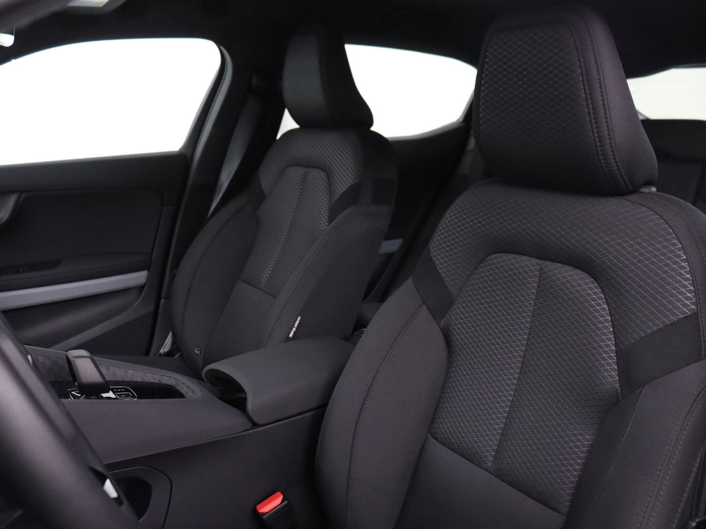 Polestar 2 | SOH 94,9% | Cruise control | Lane assist | Stoelverwarming | Memory | Carplay | Camera | Park assist | Climate control