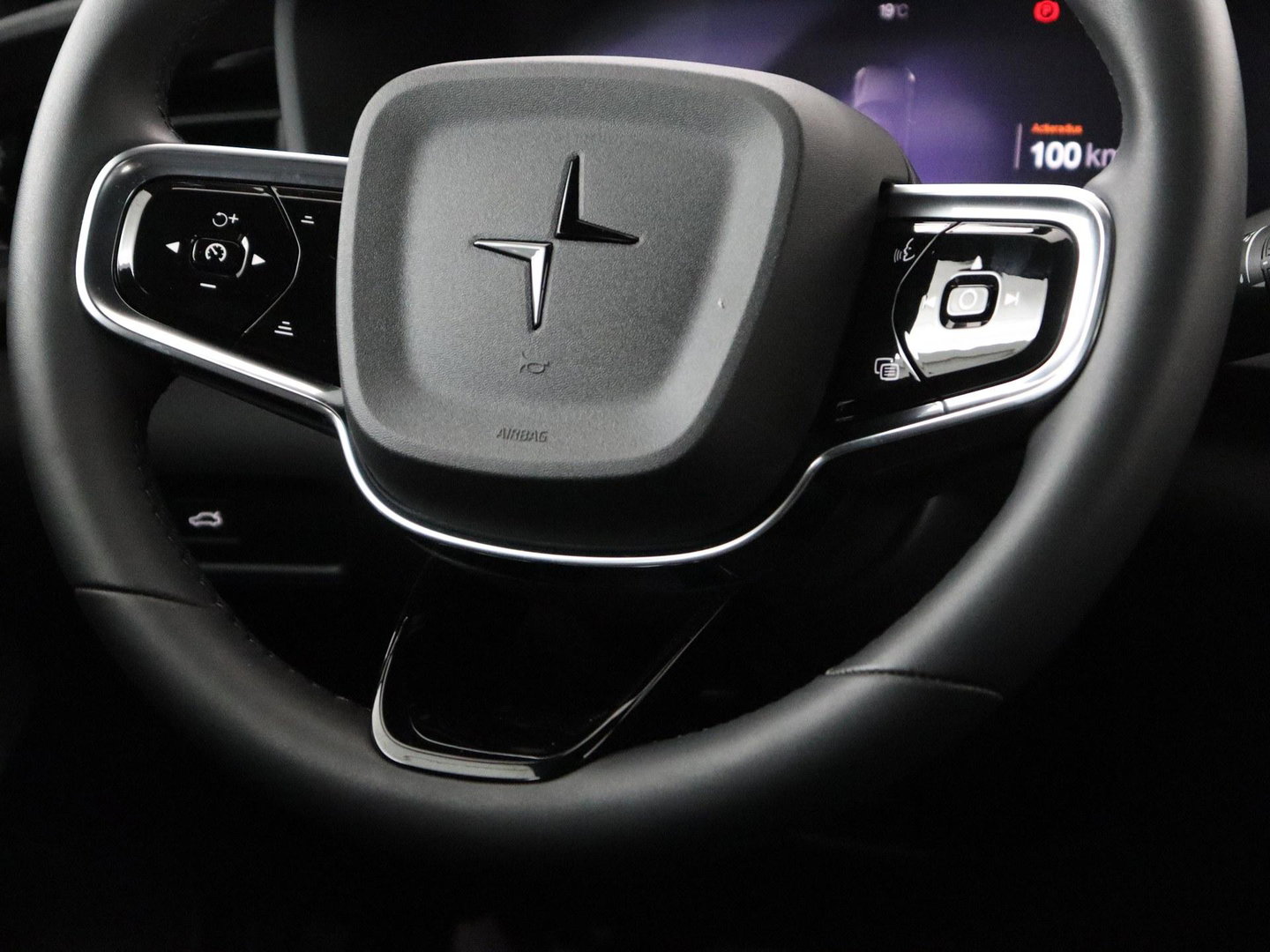 Polestar 2 | SOH 94,9% | Cruise control | Lane assist | Stoelverwarming | Memory | Carplay | Camera | Park assist | Climate control