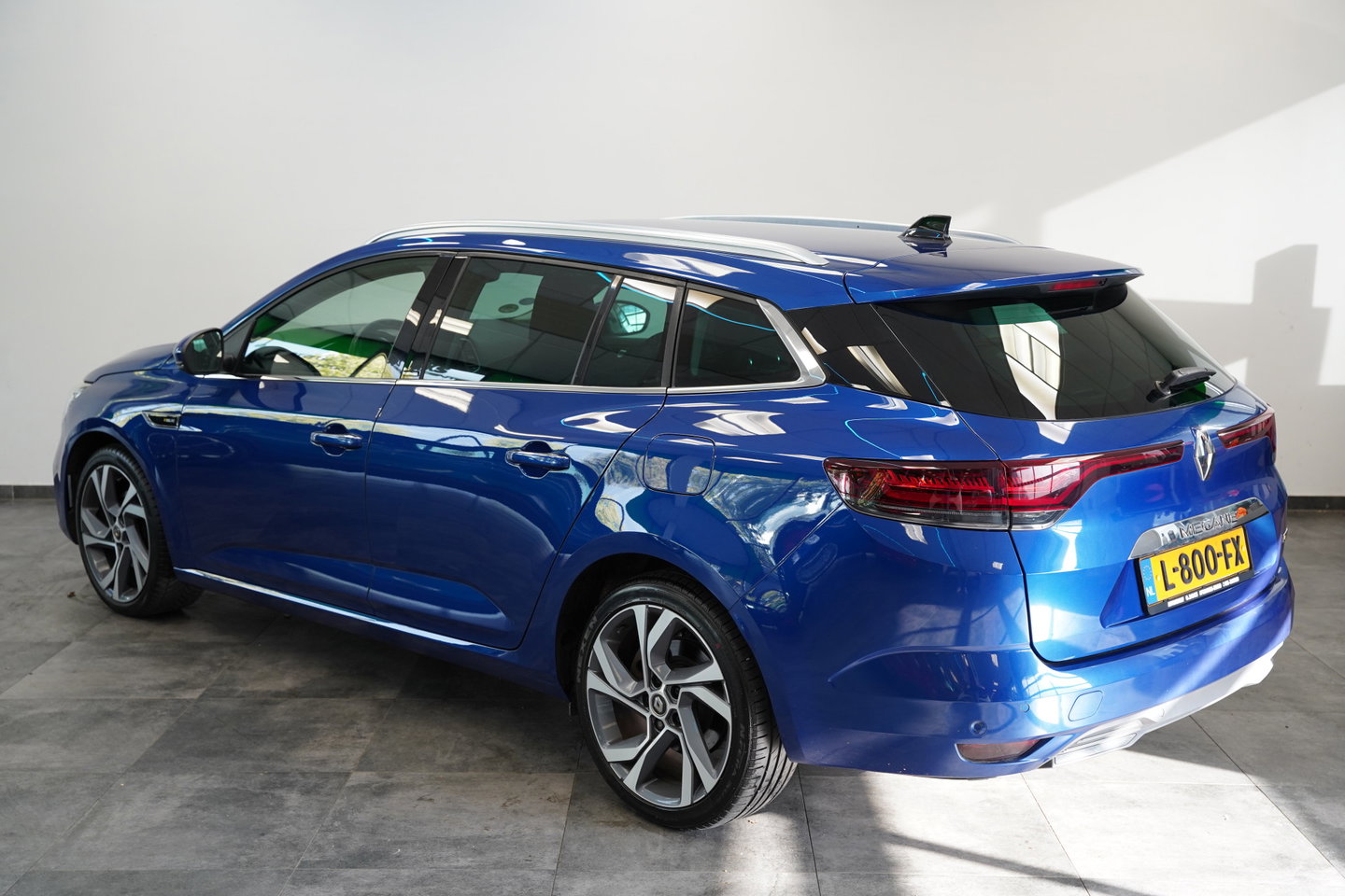 Renault Megane E-Tech Estate 1.6 Plug-In Hybrid 160 R.S. Line Cruise/Climate Head-Up NAP 24 Maanden garantie* (Vraag naar de voorwaarden)