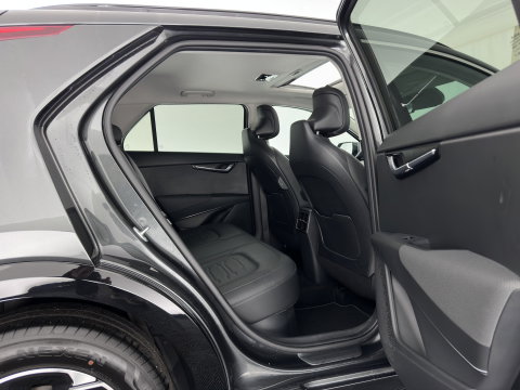 Kia Niro 1.6 GDi Hybrid DynamicPlusLine (INCL.BTW) Aut. *PANO | LEATHER | DIGI-COCKPIT | NAVI-FULLMAP | DAB | ADAPTIVE-CRUISE | CAMERA | HEATED-COMFORTSEATS | KEYLESS | PRIVACYGLASS | SHIFTPADDLES | CARPLAY |  HEAD-UP | ...