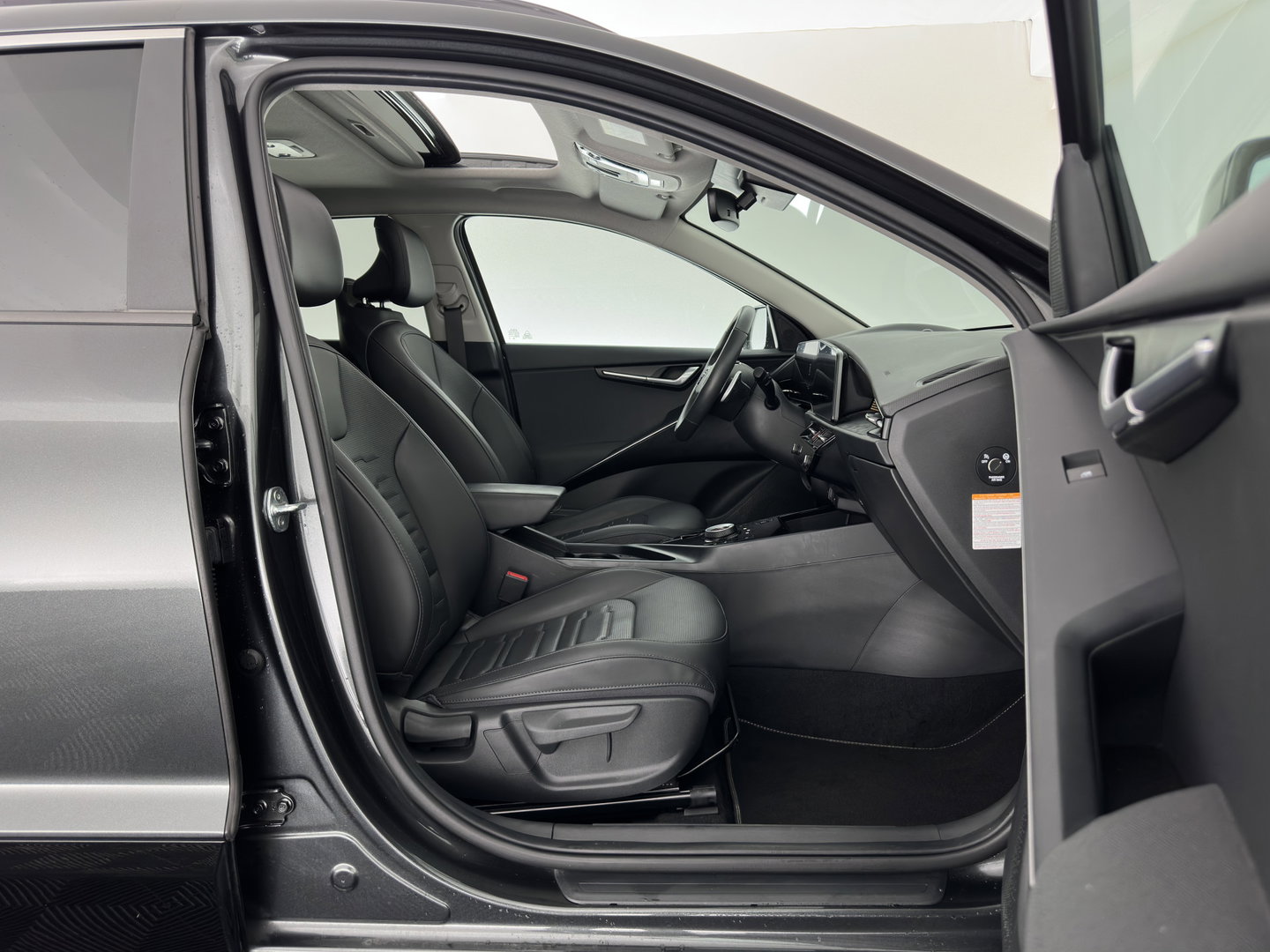 Kia Niro 1.6 GDi Hybrid DynamicPlusLine (INCL.BTW) Aut. *PANO | LEATHER | DIGI-COCKPIT | NAVI-FULLMAP | DAB | ADAPTIVE-CRUISE | CAMERA | HEATED-COMFORTSEATS | KEYLESS | PRIVACYGLASS | SHIFTPADDLES | CARPLAY |  HEAD-UP | ...