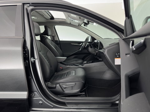 Kia Niro 1.6 GDi Hybrid DynamicPlusLine (INCL.BTW) Aut. *PANO | LEATHER | DIGI-COCKPIT | NAVI-FULLMAP | DAB | ADAPTIVE-CRUISE | CAMERA | HEATED-COMFORTSEATS | KEYLESS | PRIVACYGLASS | SHIFTPADDLES | CARPLAY |  HEAD-UP | ...