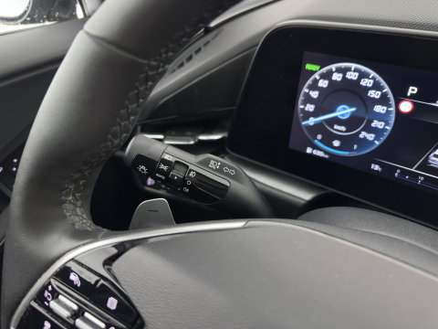 Kia Niro 1.6 GDi Hybrid DynamicPlusLine (INCL.BTW) Aut. *PANO | LEATHER | DIGI-COCKPIT | NAVI-FULLMAP | DAB | ADAPTIVE-CRUISE | CAMERA | HEATED-COMFORTSEATS | KEYLESS | PRIVACYGLASS | SHIFTPADDLES | CARPLAY |  HEAD-UP | ...