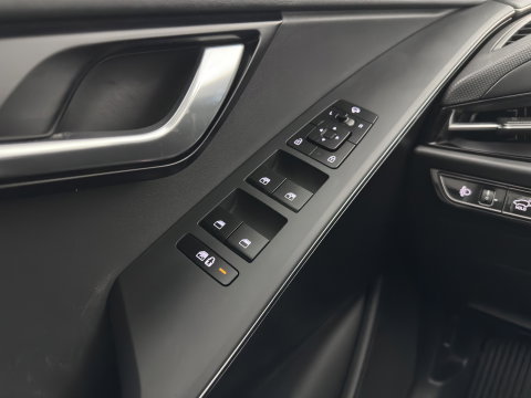 Kia Niro 1.6 GDi Hybrid DynamicPlusLine (INCL.BTW) Aut. *PANO | LEATHER | DIGI-COCKPIT | NAVI-FULLMAP | DAB | ADAPTIVE-CRUISE | CAMERA | HEATED-COMFORTSEATS | KEYLESS | PRIVACYGLASS | SHIFTPADDLES | CARPLAY |  HEAD-UP | ...