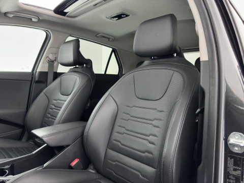 Kia Niro 1.6 GDi Hybrid DynamicPlusLine (INCL.BTW) Aut. *PANO | LEATHER | DIGI-COCKPIT | NAVI-FULLMAP | DAB | ADAPTIVE-CRUISE | CAMERA | HEATED-COMFORTSEATS | KEYLESS | PRIVACYGLASS | SHIFTPADDLES | CARPLAY |  HEAD-UP | ...