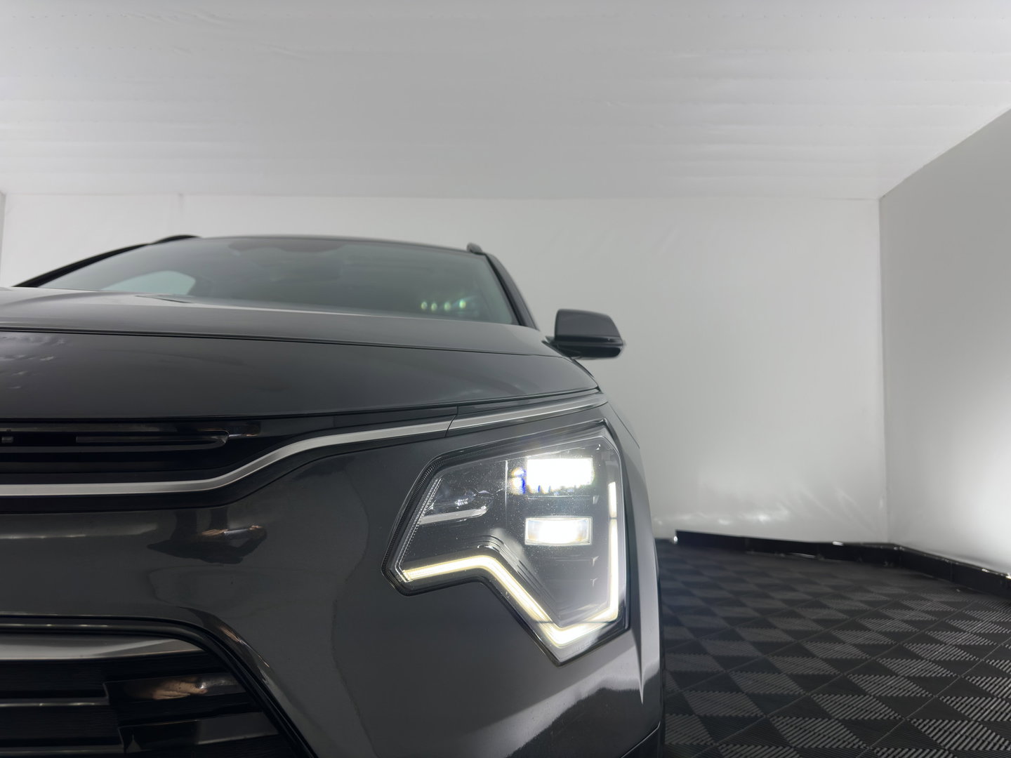 Kia Niro 1.6 GDi Hybrid DynamicPlusLine (INCL.BTW) Aut. *PANO | LEATHER | DIGI-COCKPIT | NAVI-FULLMAP | DAB | ADAPTIVE-CRUISE | CAMERA | HEATED-COMFORTSEATS | KEYLESS | PRIVACYGLASS | SHIFTPADDLES | CARPLAY |  HEAD-UP | ...