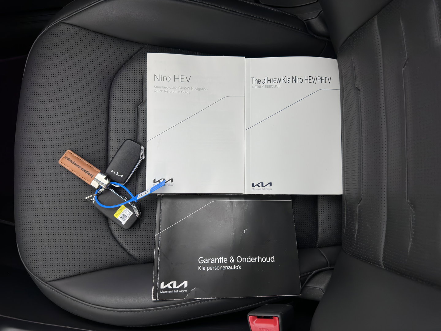 Kia Niro 1.6 GDi Hybrid DynamicPlusLine (INCL.BTW) Aut. *PANO | LEATHER | DIGI-COCKPIT | NAVI-FULLMAP | DAB | ADAPTIVE-CRUISE | CAMERA | HEATED-COMFORTSEATS | KEYLESS | PRIVACYGLASS | SHIFTPADDLES | CARPLAY |  HEAD-UP | ...
