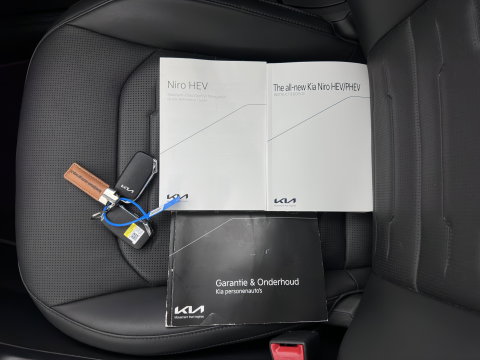 Kia Niro 1.6 GDi Hybrid DynamicPlusLine (INCL.BTW) Aut. *PANO | LEATHER | DIGI-COCKPIT | NAVI-FULLMAP | DAB | ADAPTIVE-CRUISE | CAMERA | HEATED-COMFORTSEATS | KEYLESS | PRIVACYGLASS | SHIFTPADDLES | CARPLAY |  HEAD-UP | ...