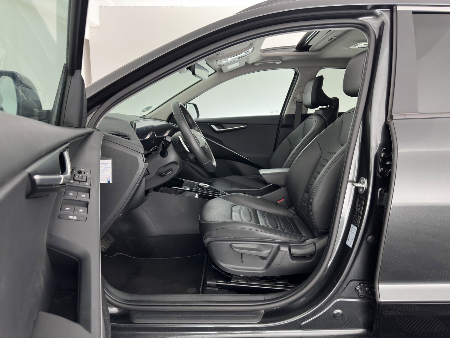 Kia Niro 1.6 GDi Hybrid DynamicPlusLine (INCL.BTW) Aut. *PANO | LEATHER | DIGI-COCKPIT | NAVI-FULLMAP | DAB | ADAPTIVE-CRUISE | CAMERA | HEATED-COMFORTSEATS | KEYLESS | PRIVACYGLASS | SHIFTPADDLES | CARPLAY |  HEAD-UP | ...