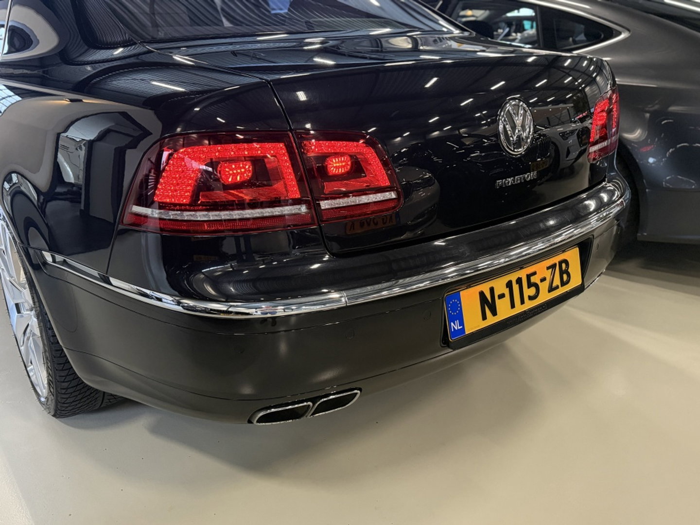 Volkswagen Phaeton 4.2 V8 335PK 4p. Lang VIP Exclusive / Highline / LED