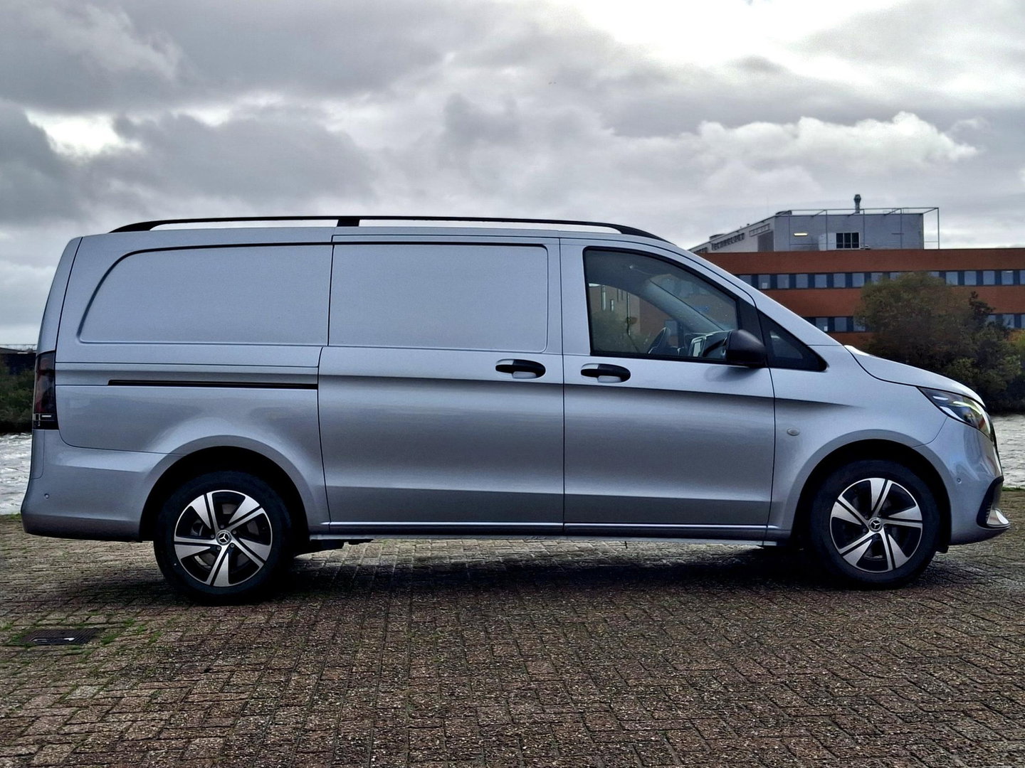 Mercedes-Benz Vito 116 CDI L2 Pro | 2x SCHUIFDEUR | LED | LEDER | LUXE UITVOERING | CARPLAY | CAMERA | TREKHAAK