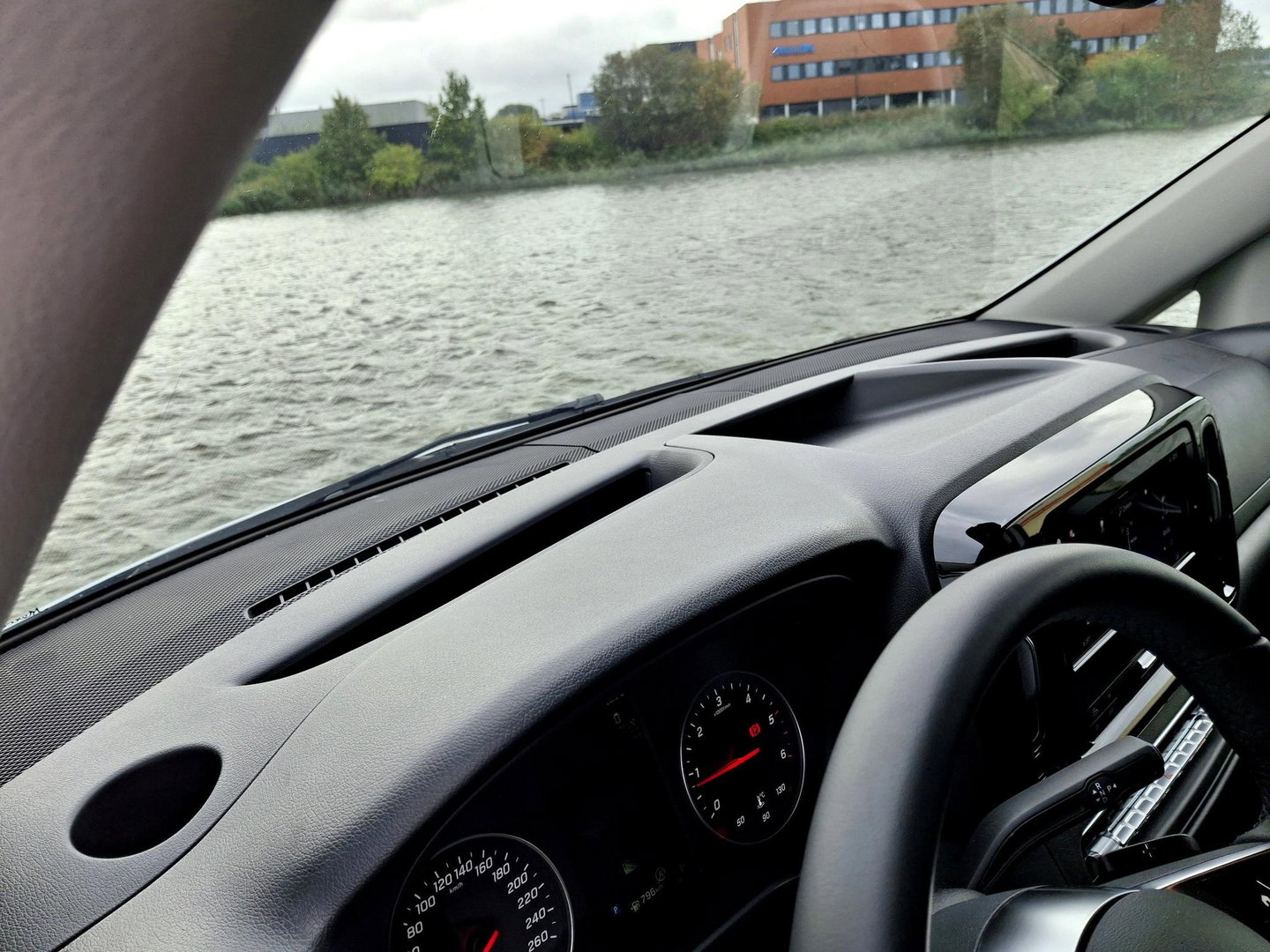 Mercedes-Benz Vito 116 CDI L2 Pro | 2x SCHUIFDEUR | LED | LEDER | LUXE UITVOERING | CARPLAY | CAMERA | TREKHAAK