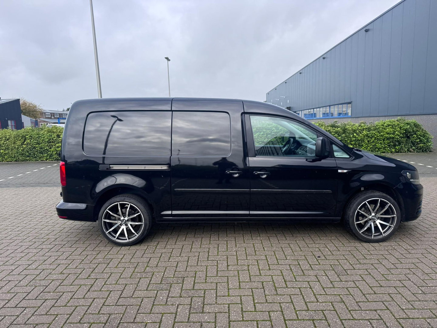 Volkswagen Caddy 2.0 TDI L2 Maxi EURO6 Leer Airco Cruise ZWART LM