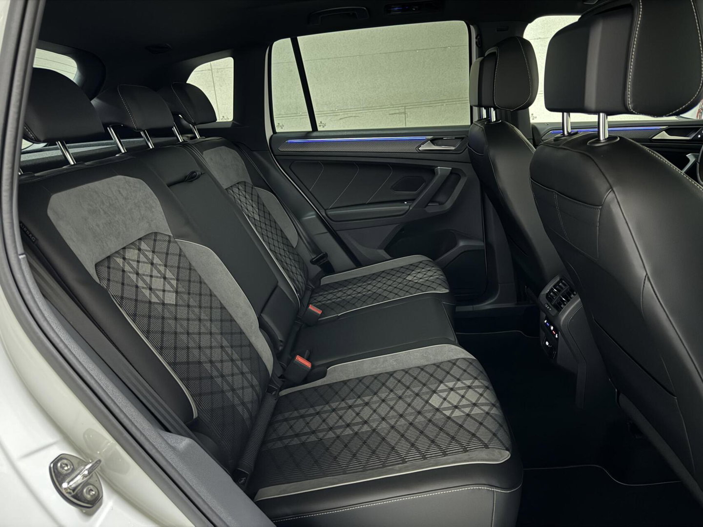 Volkswagen Tiguan 1.4 TSI eHybrid R-Line Black Style Pano HUD 360º Carplay