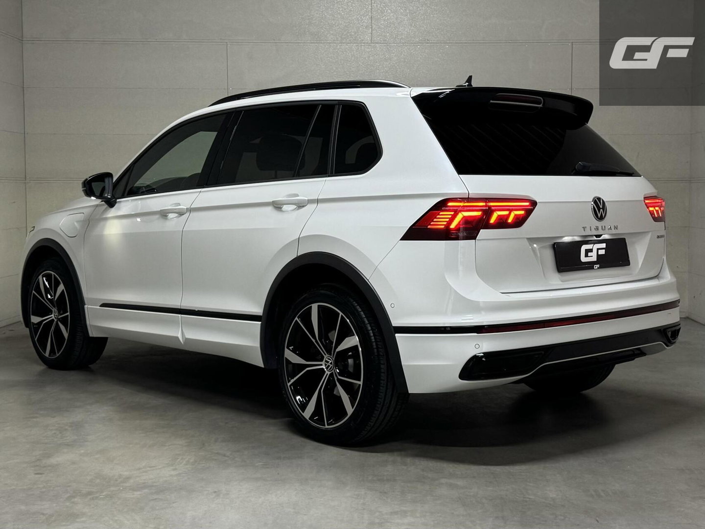Volkswagen Tiguan 1.4 TSI eHybrid R-Line Black Style Pano HUD 360º Carplay