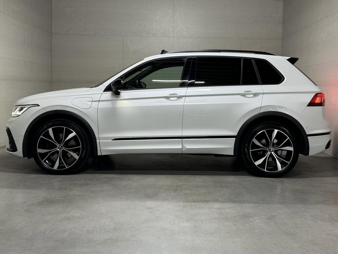Volkswagen Tiguan 1.4 TSI eHybrid R-Line Black Style Pano HUD 360º Carplay