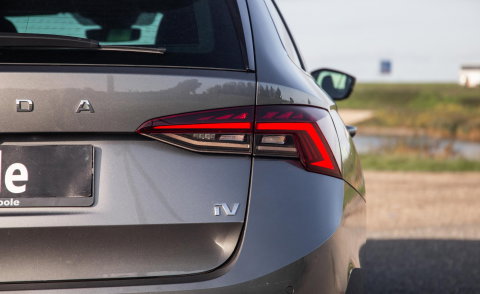 Škoda Octavia Combi 1.4 TSI iV PHEV Business Edition AIRCO / CRUISE CONTROLE / 204 PK / STOELVERWAMRING / NAVI /  CARPLAY / CAMERA