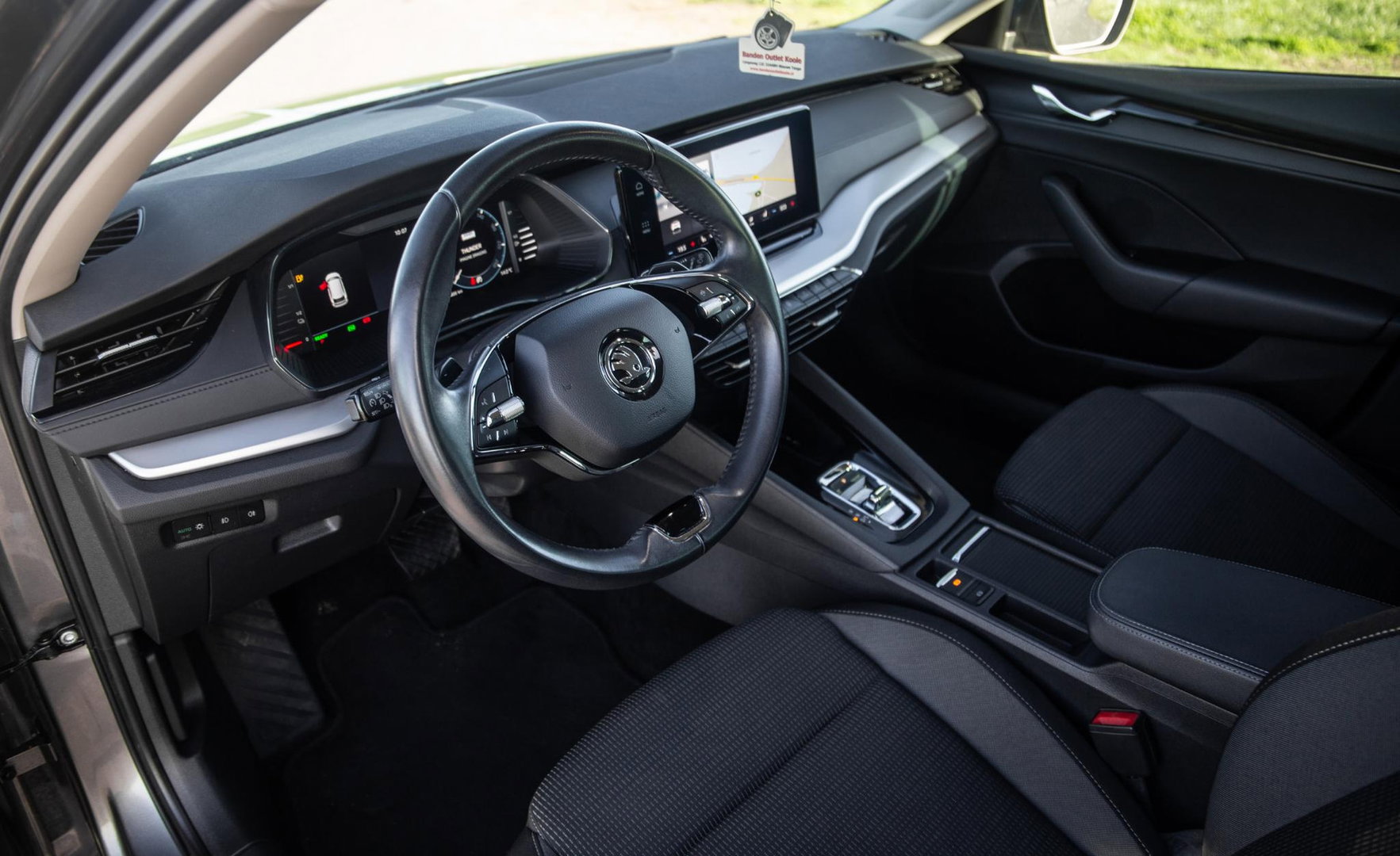 Škoda Octavia Combi 1.4 TSI iV PHEV Business Edition AIRCO / CRUISE CONTROLE / 204 PK / STOELVERWAMRING / NAVI /  CARPLAY / CAMERA