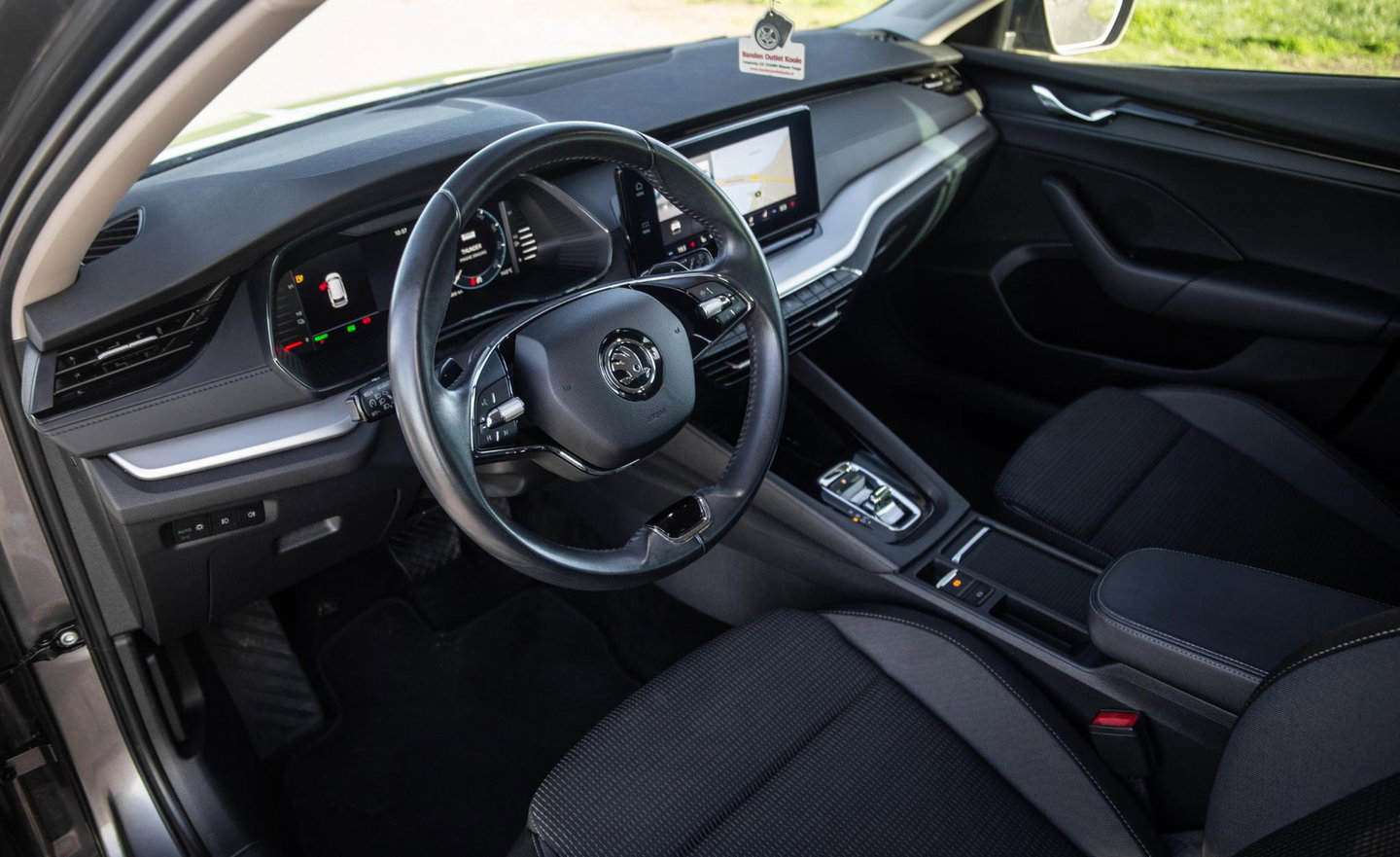 Škoda Octavia Combi 1.4 TSI iV PHEV Business Edition AIRCO / CRUISE CONTROLE / 204 PK / STOELVERWAMRING / NAVI /  CARPLAY / CAMERA