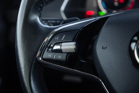 Škoda Octavia Combi 1.4 TSI iV PHEV Business Edition AIRCO / CRUISE CONTROLE / 204 PK / STOELVERWAMRING / NAVI /  CARPLAY / CAMERA